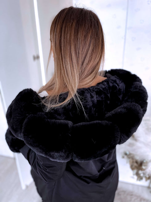 ELYNDI klasiskā parka ar pūku - melna PRE-ORDER